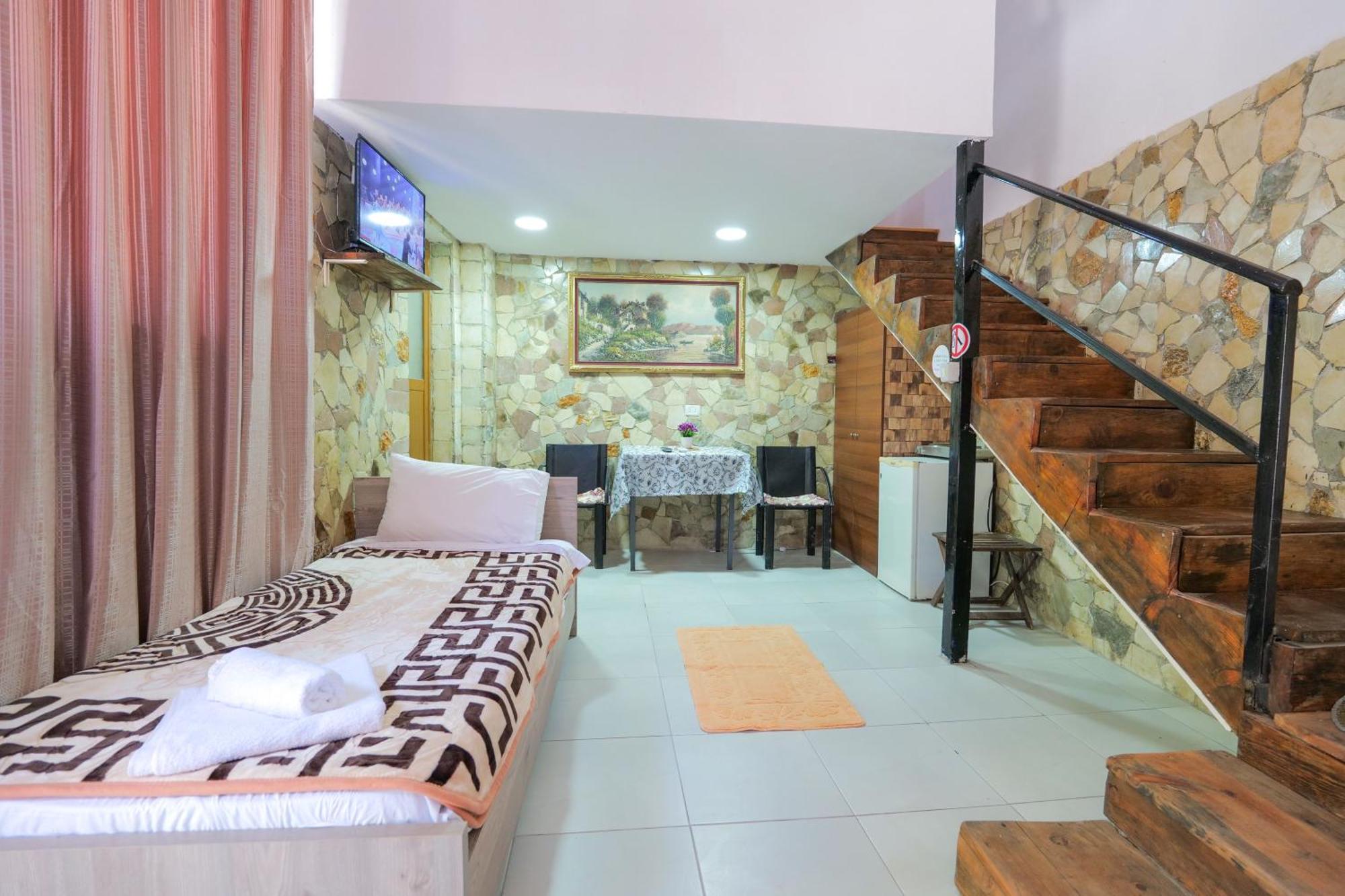 Garden Villa Lake Side & Glamping Ksamil Exteriér fotografie