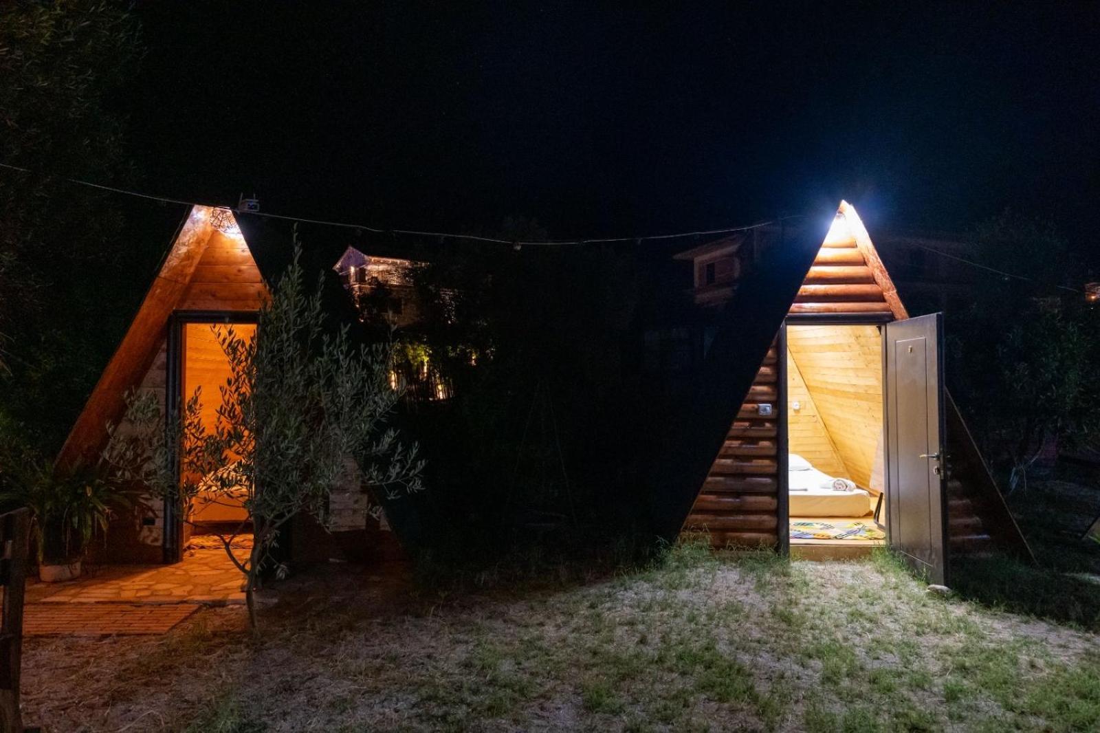 Garden Villa Lake Side & Glamping Ksamil Exteriér fotografie