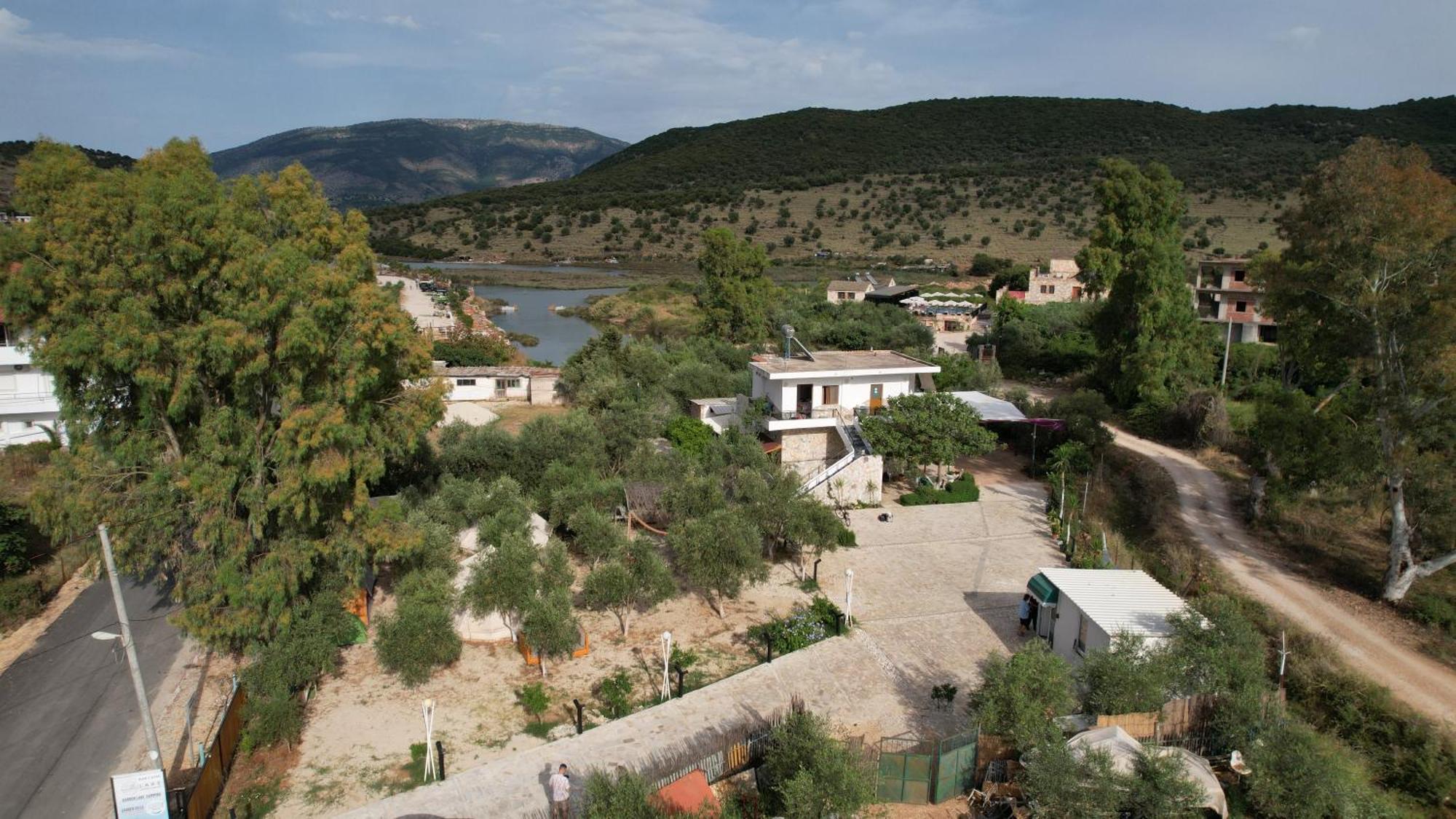 Garden Villa Lake Side & Glamping Ksamil Exteriér fotografie