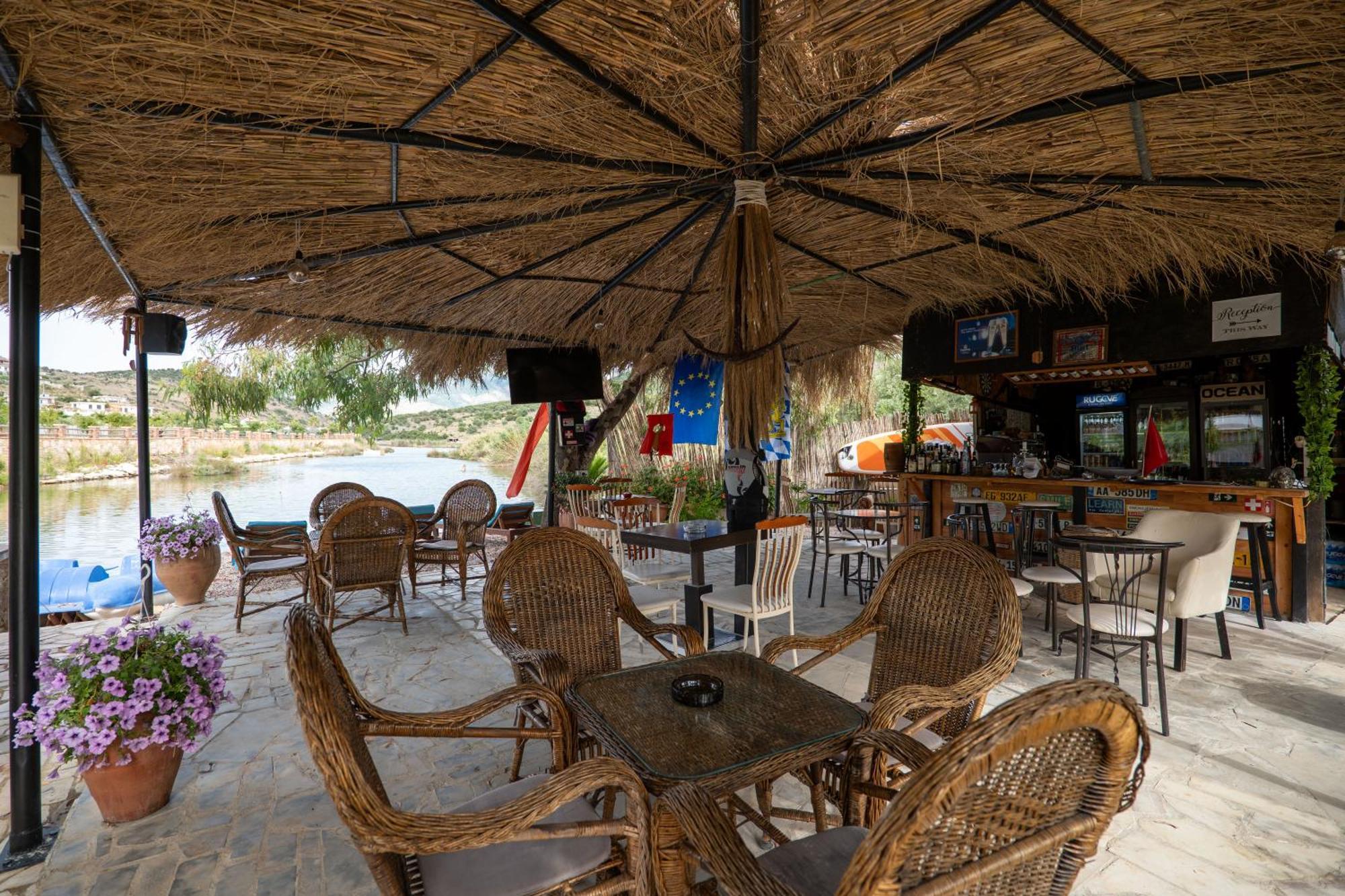 Garden Villa Lake Side & Glamping Ksamil Exteriér fotografie