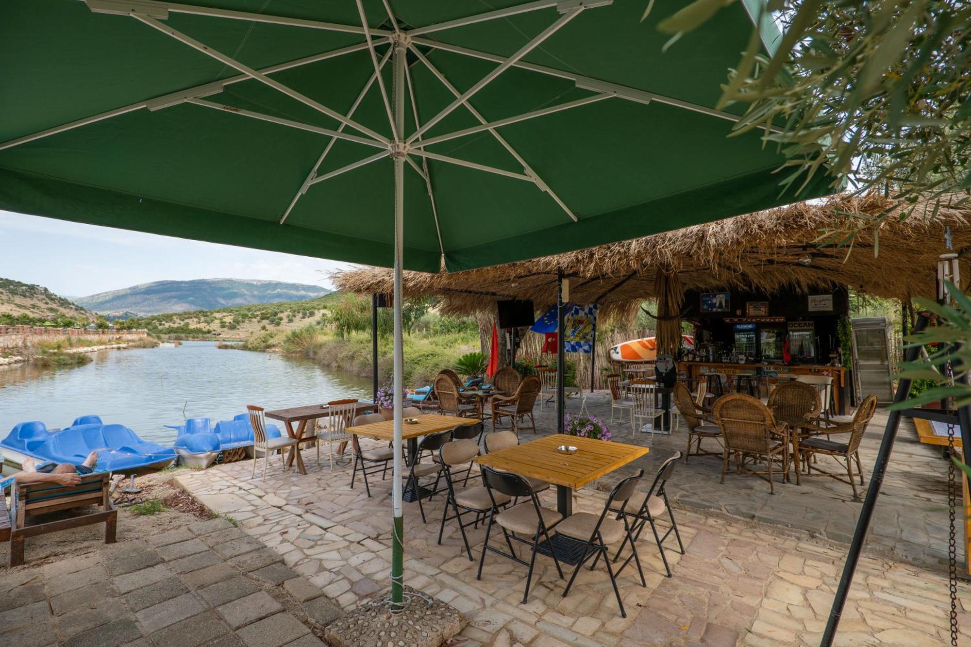 Garden Villa Lake Side & Glamping Ksamil Exteriér fotografie