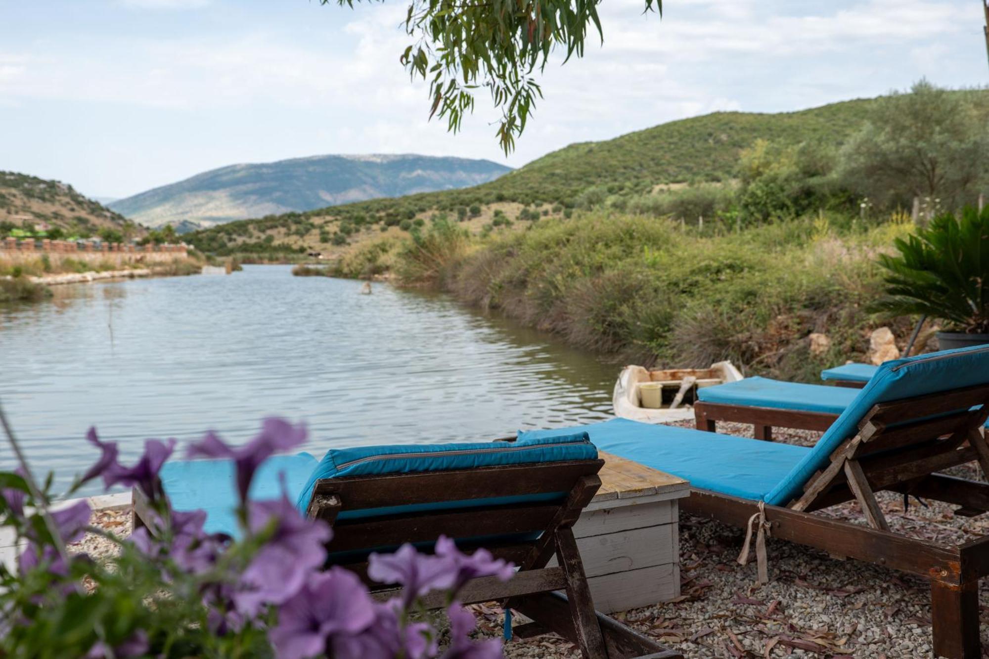 Garden Villa Lake Side & Glamping Ksamil Exteriér fotografie