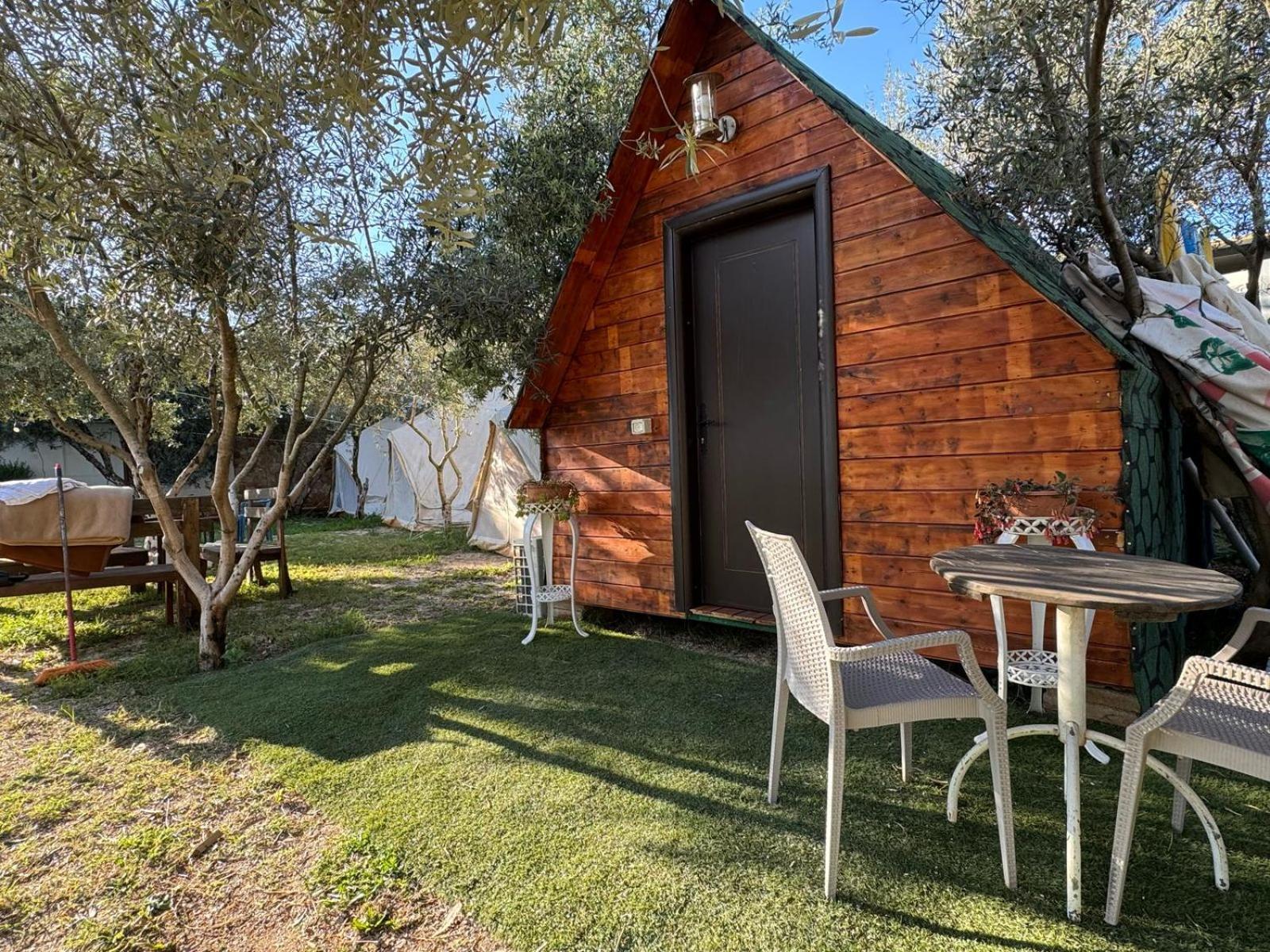 Garden Villa Lake Side & Glamping Ksamil Exteriér fotografie